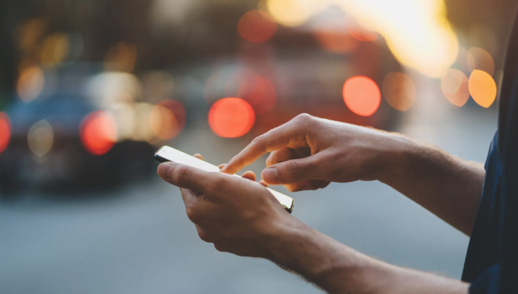 Facebook ve Instagram, İngiltere'de reklamsız abonelik sunacak