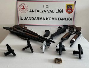 Serik'te kaçak silah operasyonu