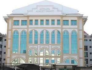 Antalya’da rüşvet operasyonunda 5 tutuklama