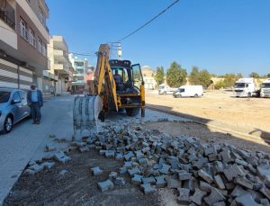 Eyyübiye'de gece gündüz yol çalışması