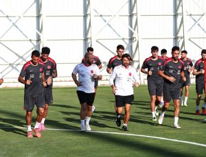 Ay-Yıldızlılar, İspanya Karşılaşmasının Hazırlıklarına Başladı