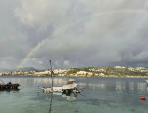 Fethiye’de arıza yapan teknedeki 2 kişi ekiplerce kurtarıldı