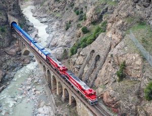 Turistik Karaelmas Treni sonbaharda yola çıkıyor