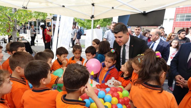 Artvin'de "Bilge Artvin Doğanın Mühendisliği" temalı bilim şenliği başladı