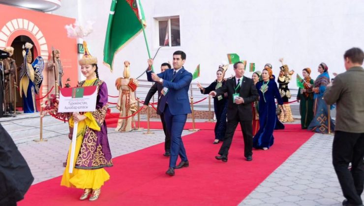 Aktau’da III. Uluslararası TÜRKSOY tiyatro festivali görkemli törenle başladı