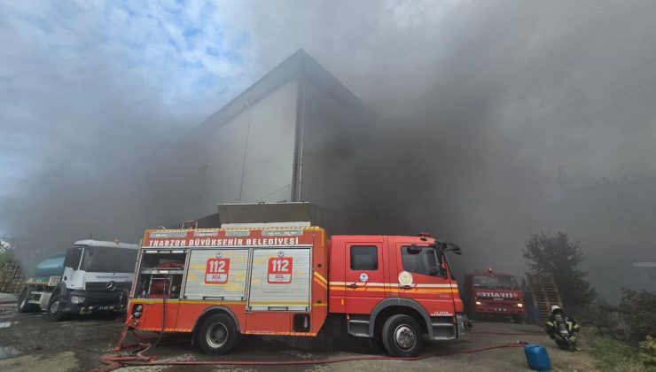 AVM’DE ÇIKAN YANGIN KONTROL ALTINA ALINDI