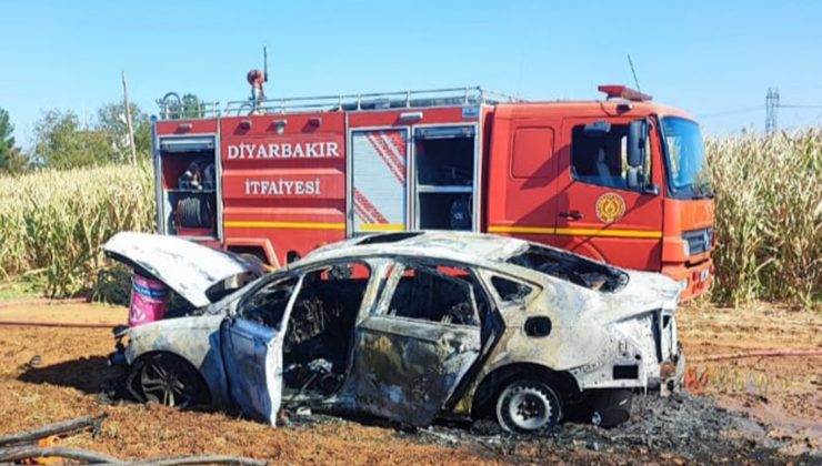 Çınar’da Seyir Halindeki Otomobil Yandı