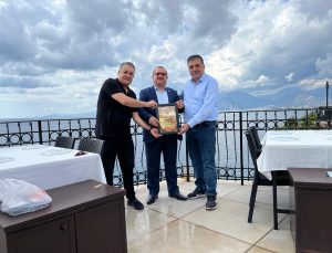 Antalya’nın Gururu İhsan Üre’ye Anlamlı Ödül