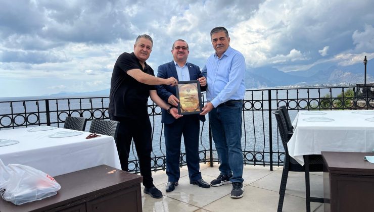 Antalya’nın Gururu İhsan Üre’ye Anlamlı Ödül