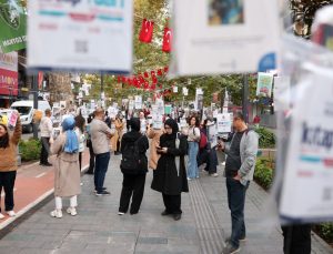 Kocaeli’de gelenek bozulmadı, kitaplar yine ilk ağaçlarda açtı!