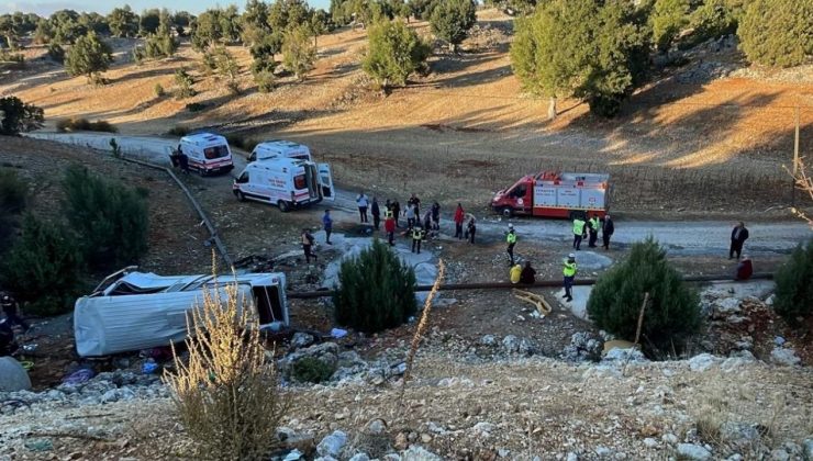 Mersin’de işçi servisi şarampole devrildi: 5 ölü, 14 yaralı