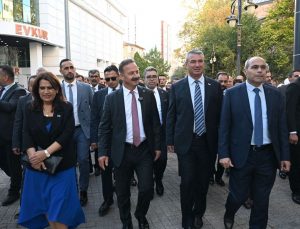 Yavuz Ağıralioğlu Kütahya'da esnafı dinledi