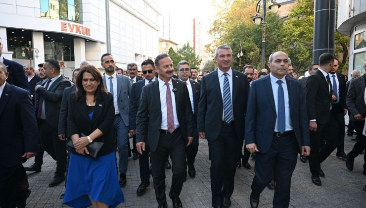 Yavuz Ağıralioğlu Kütahya'da esnafı dinledi