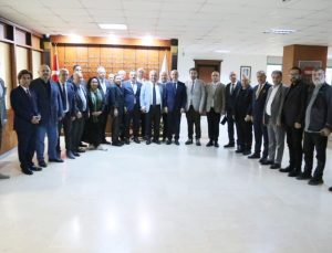 TİMBİR Yönetimi Rize Belediye Başkanı Rahmi Metin’i ziyaret etti