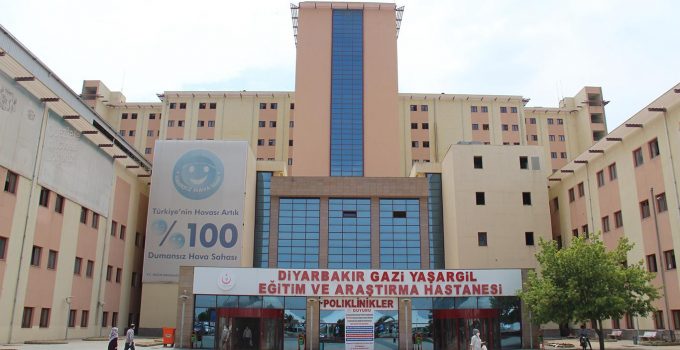 Diyarbakır’da Hastane Skandalı: Sekreterin Tehdidiyle 65 Yaş Üstü Hasta Muayene Edilmedi!
