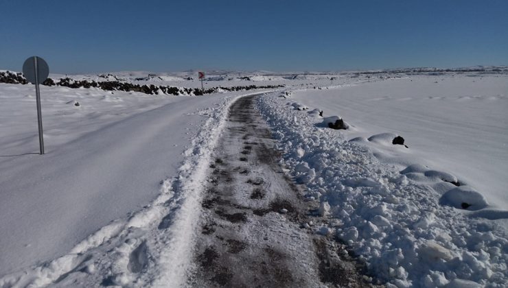 Diyarbakır’da Belediyenin Açmadığı Yolu Mahalleli Kendi İmkanlarıyla Açtı