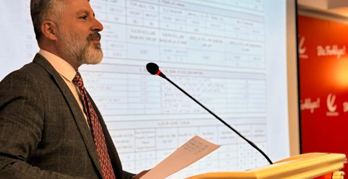 Yeniden Refah Partili Vural; “Milletin Birliğine, Ülkenin Bütünlüğüne Uzanan Hiçbir Senaryoya Geçit Verilmeyecektir”