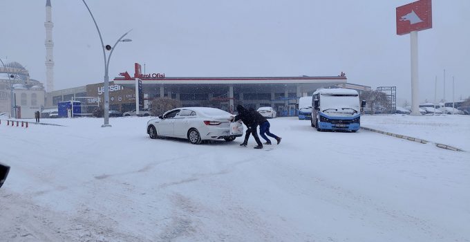 Diyarbakır Büyükşehir Belediyesi ve Karayolları Sınıfta Kaldı!