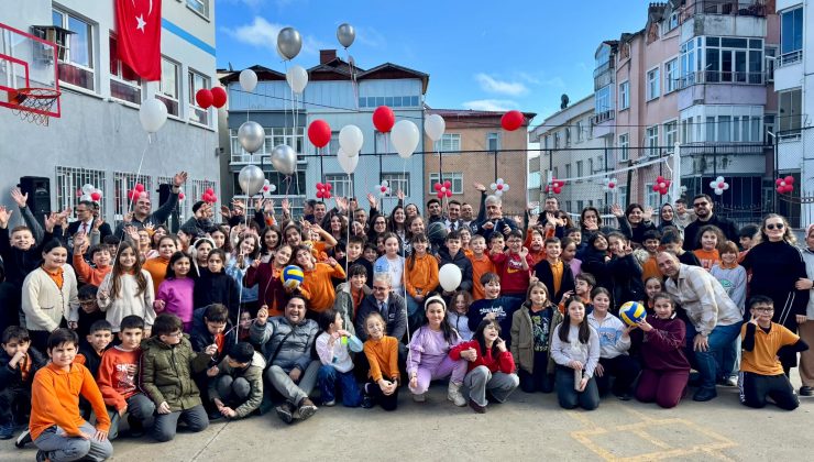 OYAK Çimento “Renkli Yakalar” ile Geleceği Güzelleştiriyor