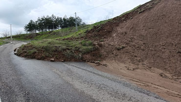 Diyarbakır-Mardin Yolunda Toprak Kayması