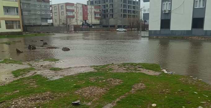 Diyarbakır’da Sokak Göle Döndü