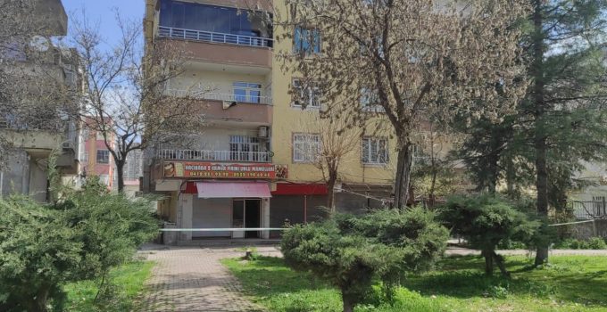Diyarbakır’da Tahliye Edilen Binada İncelemeler Başladı