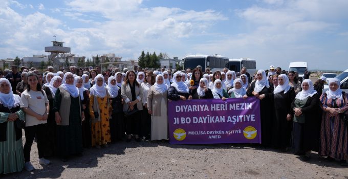 Eşbaşkan Bucak, Anneler Günü Açıklamasına Katıldı