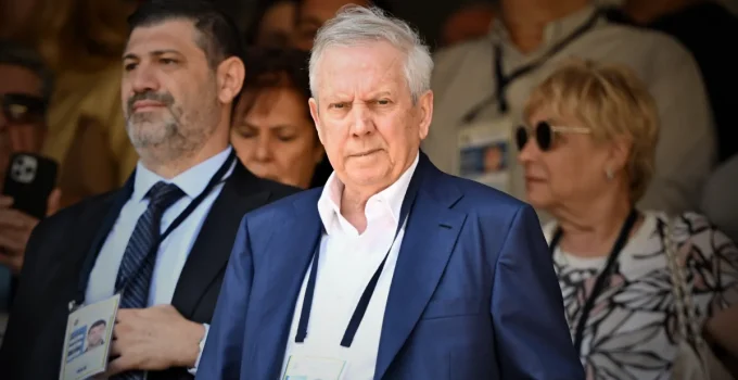 Fenerbahçe Başkan Adayı Aziz Yıldırım Sahaya İniyor
