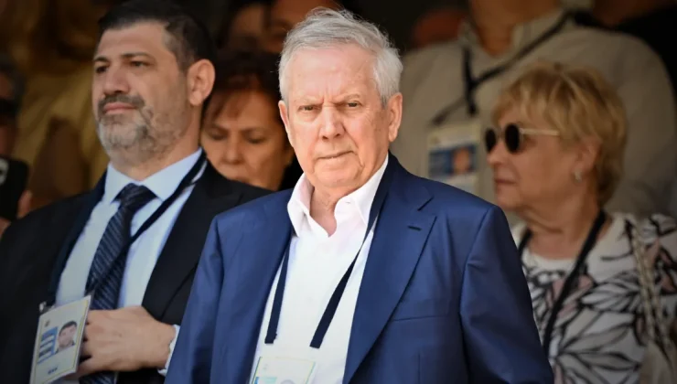 Fenerbahçe Başkan Adayı Aziz Yıldırım Sahaya İniyor