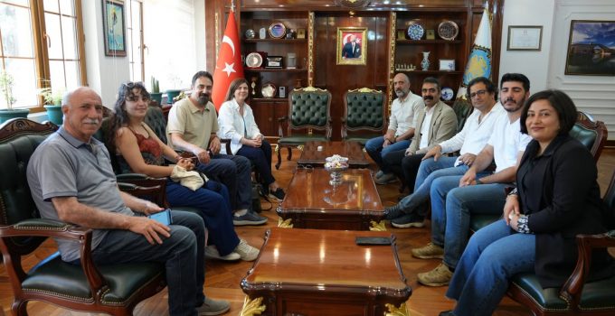 Sanatçı Mikail Aslan’dan Eşbaşkanlara Ziyaret