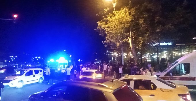 Diyarbakır’da 3 Araç Birbirine Girdi: 1’i Ağır 5 Yaralı