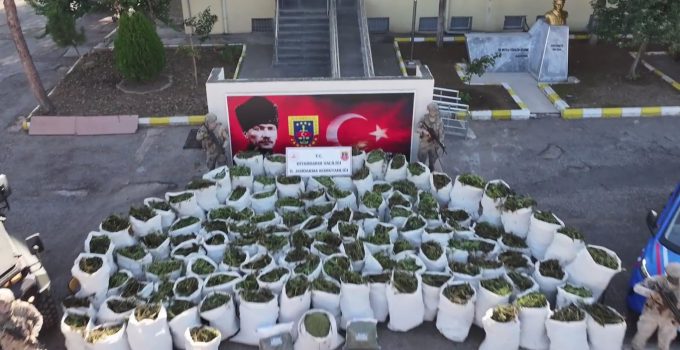 Diyarbakır’da 2 Ton 200 Kilogram Esrar Ele Geçirildi
