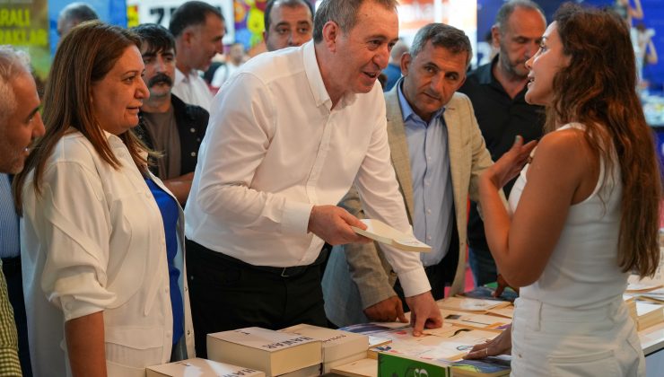 TUNCER BAKIRHAN KİTAP FUARINI ZİYARET ETTİ