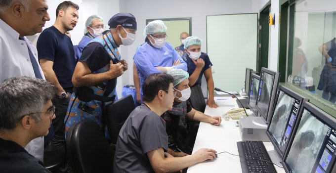 Diyarbakır’da 2 Çocuk Hastaya Pulmoner Kapak İmplantasyonu Yapıldı
